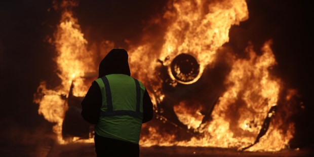 Los franceses están hartos de pagar dos burocracias escandalosamente caras: la de París y la de Bruselas.