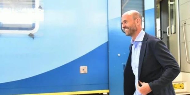Inauguran el primer tren que une a Buenos Aires con Mar del Plata en 5 horas y media