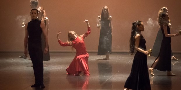 Eleonora Abbagnato, "étoile" de la Opera de París (centro), y otras figuras de la danza italiana convergerán en la primera velada del ciclo, en el Coliseo.