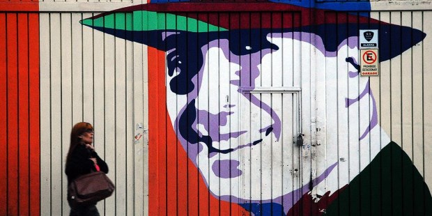 El "Zorzal Criollo" fue el creador del tango canción. El género no escapa hoy al fenómeno de la globalización.