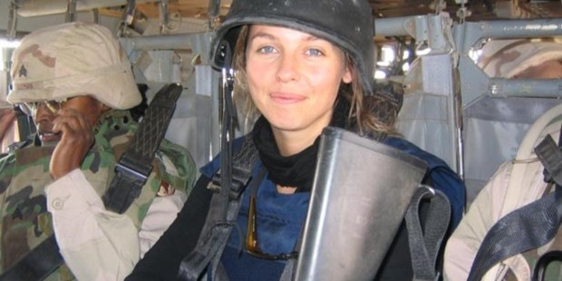 Teresa Bó recuerda que la primera vez que se puso el chaleco y casco fue en Afganistán.